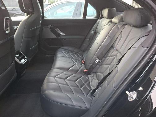 2023 BMW 760 i xDrive