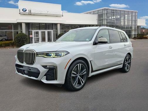 2022 BMW X7 M50i