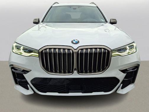 2022 BMW X7 M50i