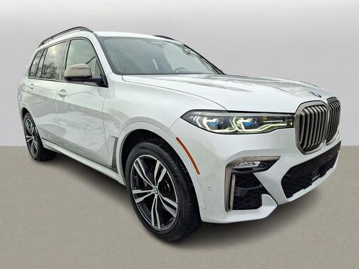 2022 BMW X7 M50i