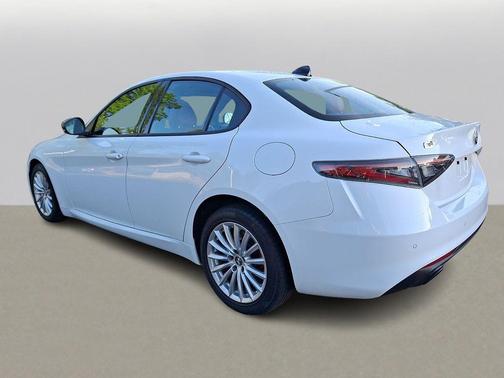 Alfa White 2024 Alfa Romeo Giulia AWD