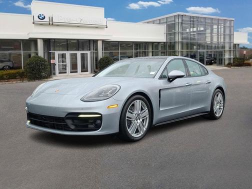 2023 Porsche Panamera 4