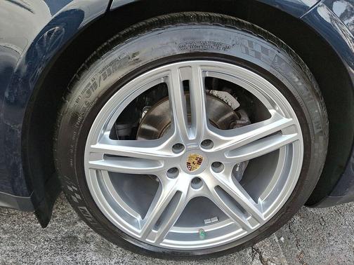 2022 Porsche Panamera 4