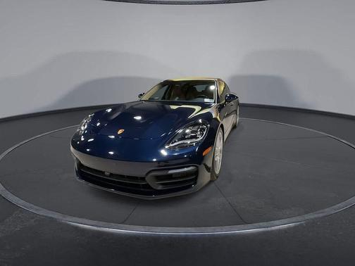 2022 Porsche Panamera 4