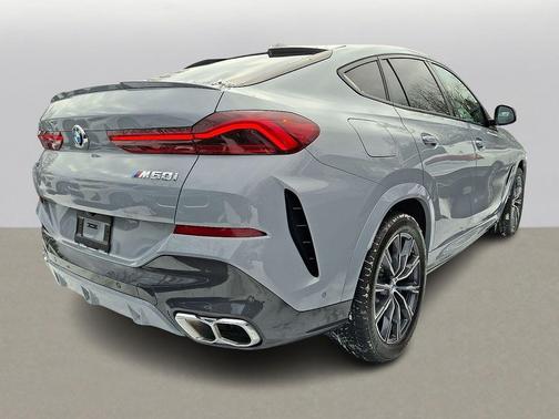 2025 BMW X6 M60i