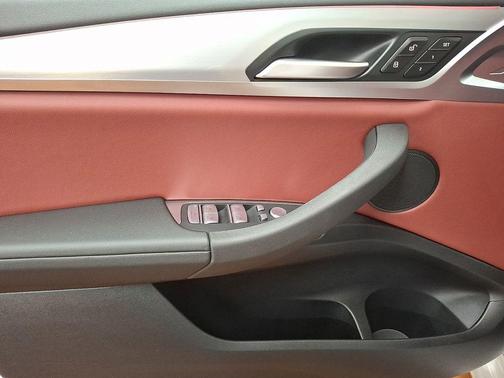 2024 BMW X4 xDrive30i