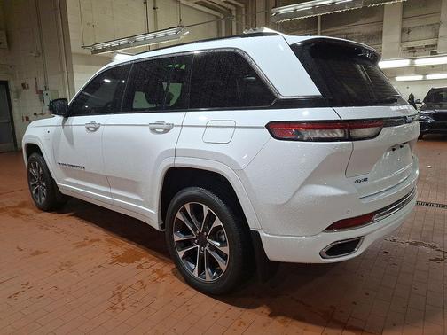 2023 Jeep Grand Cherokee 4xe Overland