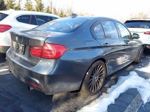 Photo 4 of 10 of 2013 BMW 335 i xDrive