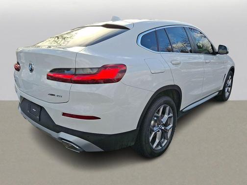 2023 BMW X4 xDrive30i