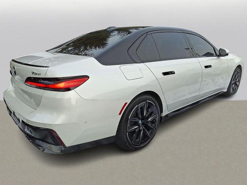 2023 BMW 760 i xDrive