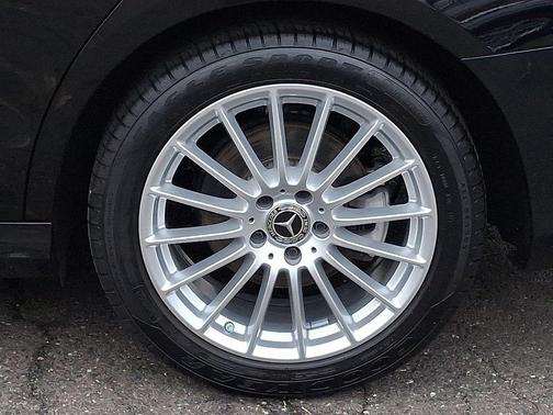 Black 2022 Mercedes-Benz E-Class 4MATIC