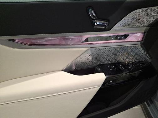 2025 BMW 740 i xDrive