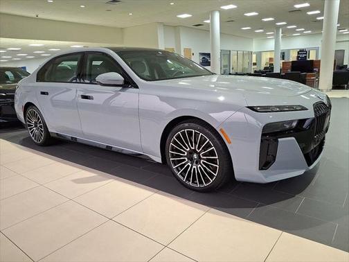 2025 BMW 740 i xDrive