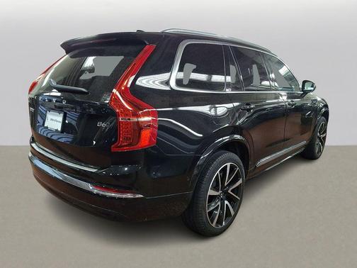Onyx Black Metallic 2024 Volvo XC90 B6 Plus Bright Theme 7-Seater
