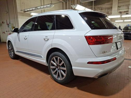 2019 Audi Q7 55 Premium Plus