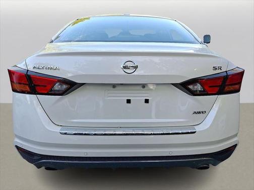 2022 Nissan Altima SR Intelligent AWD
