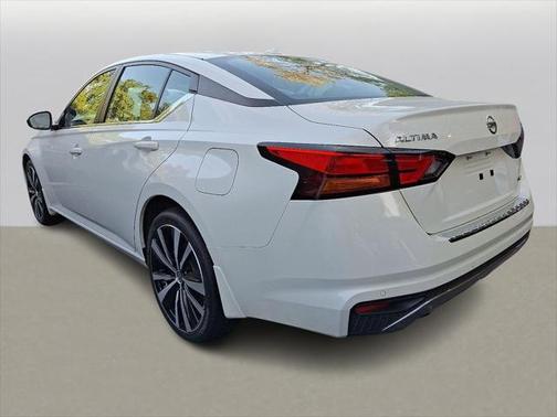 2022 Nissan Altima SR Intelligent AWD