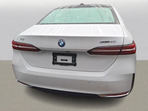 2025 BMW i5 xDrive40