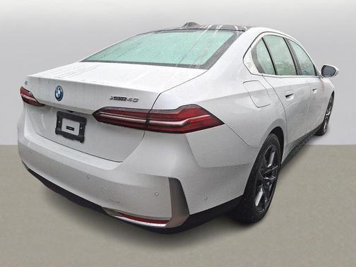 2025 BMW i5 xDrive40