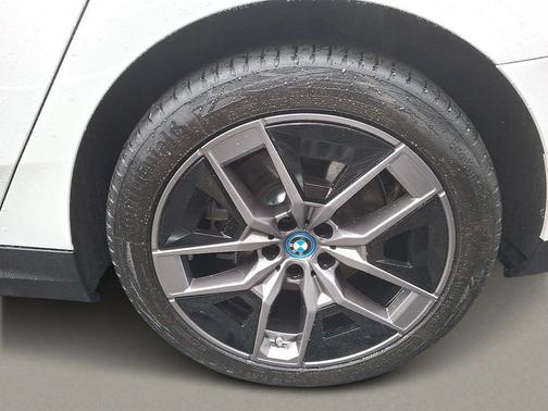 2025 BMW i5 xDrive40