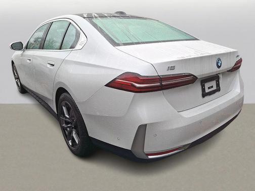 2025 BMW i5 xDrive40