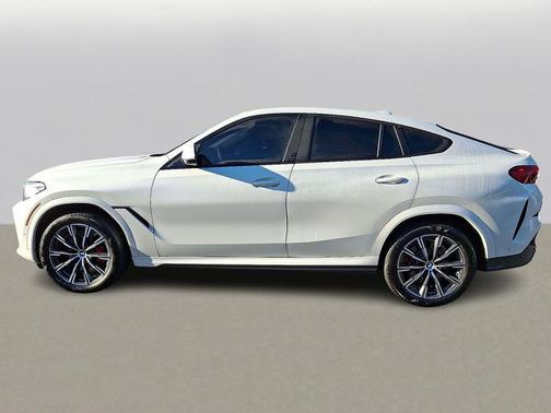 2021 BMW X6 M50i