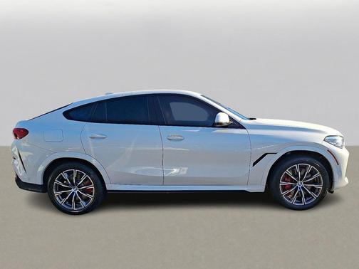 2021 BMW X6 M50i