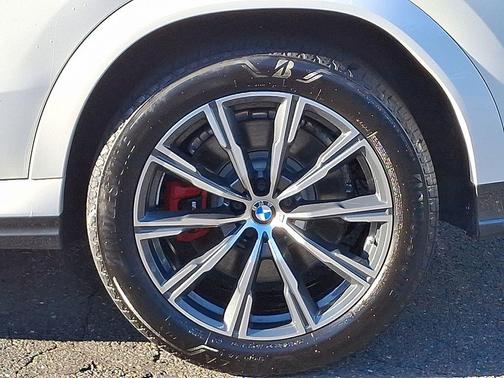 2021 BMW X6 M50i