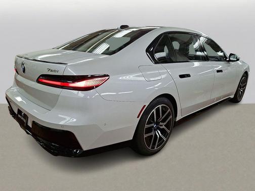 2023 BMW 760 i xDrive