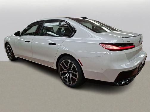 2023 BMW 760 i xDrive