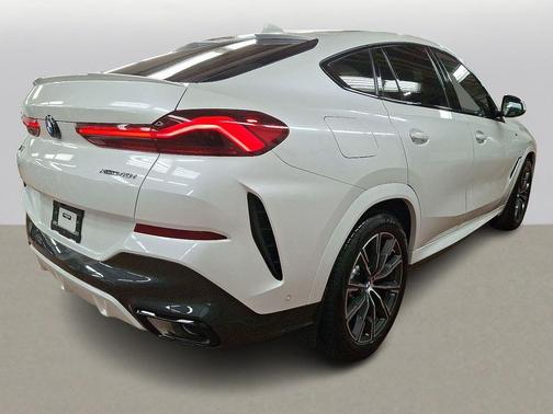 2023 BMW X6 xDrive40i