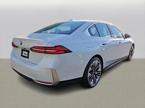 2024 BMW 540 i xDrive