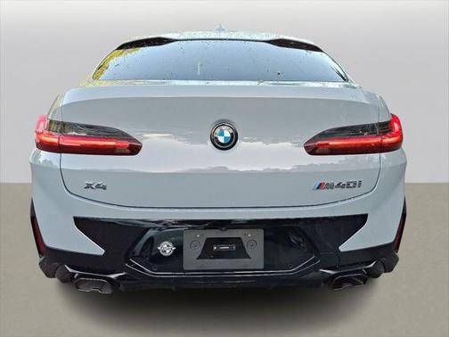 2024 BMW X4 M40i