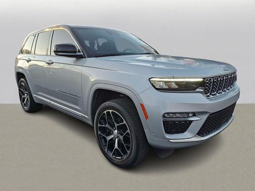 2022 Jeep Grand Cherokee Summit