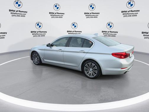 Glacier Silver Metallic 2018 BMW 530 xDrive