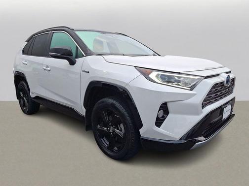 2020 Toyota RAV4 Hybrid SE