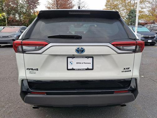 2020 Toyota RAV4 Hybrid SE