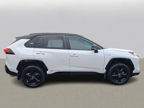 2020 Toyota RAV4 Hybrid SE