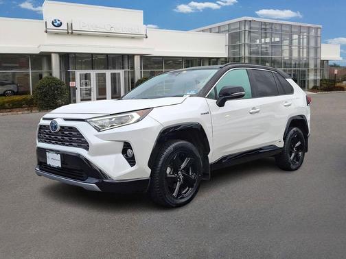 2020 Toyota RAV4 Hybrid SE