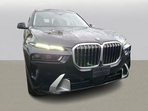 Black Sapphire Metallic 2023 BMW X7 xDrive40i