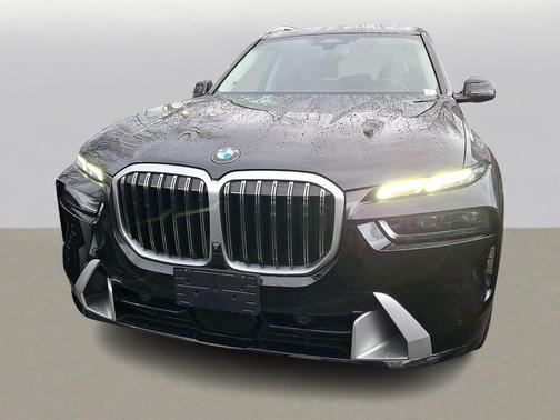 Black Sapphire Metallic 2023 BMW X7 xDrive40i