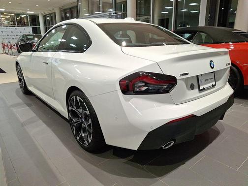2025 BMW 230 i xDrive