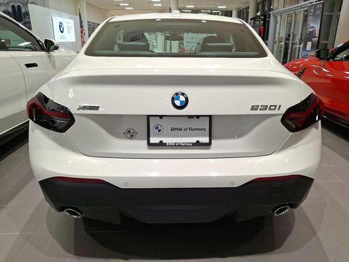2025 BMW 230 i xDrive