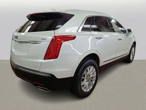 Crystal White Tricoat 2018 Cadillac XT5 Base