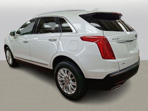 Crystal White Tricoat 2018 Cadillac XT5 Base