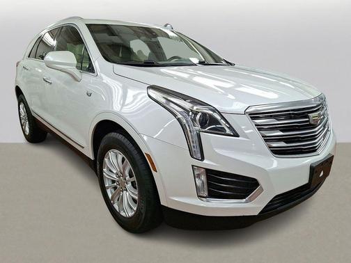 Crystal White Tricoat 2018 Cadillac XT5 Base