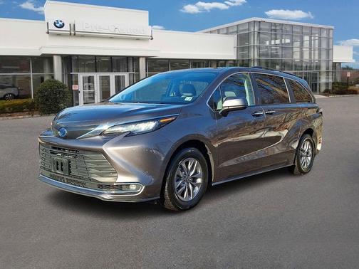 2022 Toyota Sienna XLE