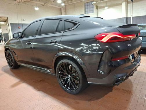 2024 BMW X6 M60i
