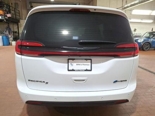2024 Chrysler Pacifica Hybrid S Appearance Pkg