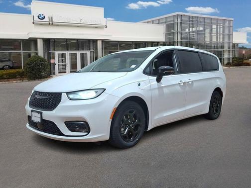 2024 Chrysler Pacifica Hybrid S Appearance Pkg